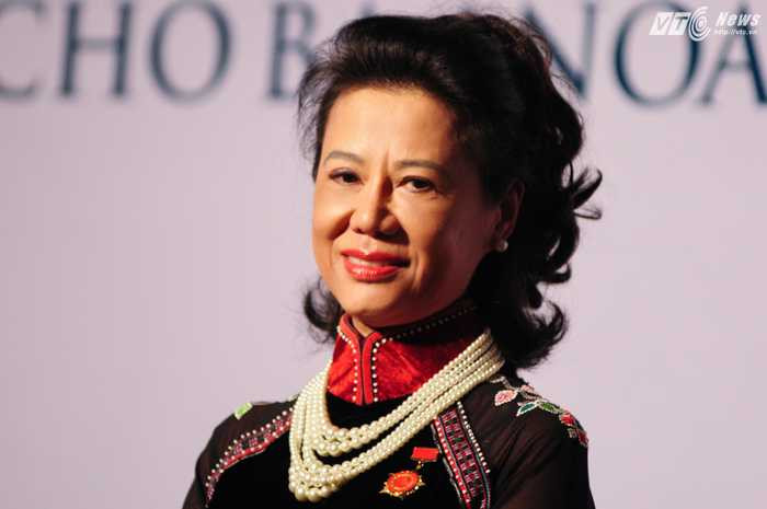 Bà Anoa Dussol Perran trong lễ bổ nhiệm tối 18/11 - Ảnh: Tùng Đinh