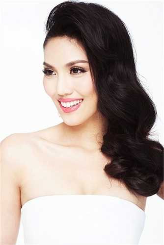 'Lan Khuê là một người thông minh, cá tính, năng động và bản lĩnh. Với một sự đào tạo bài bản và phù hợp, cô ấy rất có tiềm năng để trở thành một nữ hoàng sắc đẹp quốc tế', anh nói. 