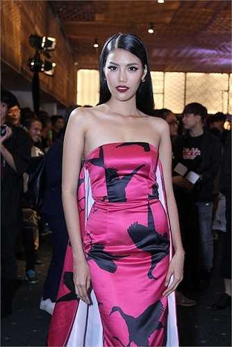 'Tôi cũng hiểu rõ các cuộc thi nhan sắc quốc tế cần điều gì ở một người đẹp. Họ cần thí sinh có bản lĩnh, khả năng giao tiếp, phong thái và biết cách tỏa sáng', cô nói. 