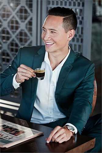 Hà Anh không giấu được vẻ ngạc nhiên về nam diễn viên điển trai. 