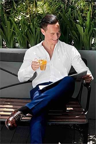 Vẻ nam tính, điển trai cùng lối diễn xuất tự nhiên của anh chiếm được trái tim của nhiều fan nữ yêu điện ảnh. 