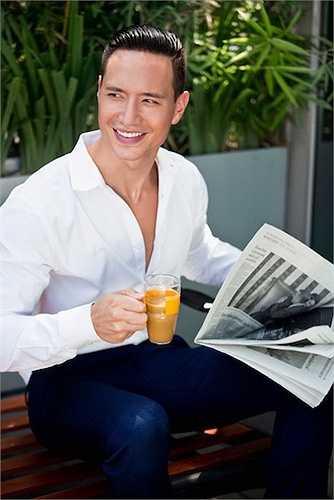 Ngoài ra, các hoạt động cộng đồng trong lĩnh vực thể thao và giáo dục trong thời gian gần đây của Kim Lý cũng khiến anh ngày càng nhận được nhiều cảm tình từ phía công chúng.