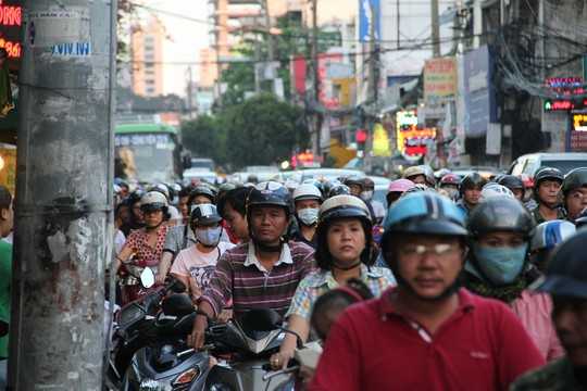 Hàng ngàn người dân Sài Gòn 'vật vã' thoát đám tắc đường