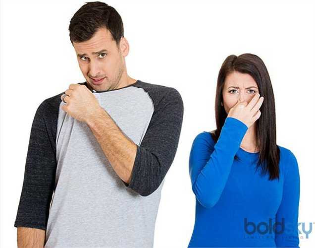 Đầy hơi và khó tiêu: Mì ăn liền chế biến dễ dàng, nhưng đồng thời nó lại gây khó tiêu hóa. Chúng có xu hướng bám vào ruột, từ đó dẫn đến sự tích tụ hơi và gây đầy hơi. 