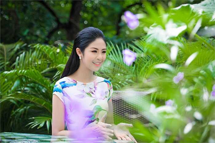 Ngọc Hân luôn thanh lịch, đẹp rạng rỡ.