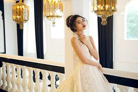 Bộ ảnh mới của Ninh Dương Lan Ngọc được thực hiện bởi sự hỗ trợ của Luciola Nguyễn 