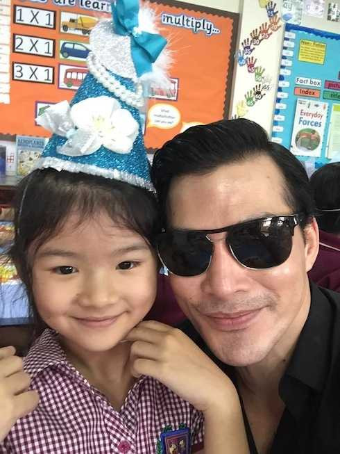 Dù bận rộn với công việc <a href='https://vtcnews.vn/kinh-te.1.0.html' >kinh doanh</a>, Trần Bảo Sơn vẫn dành thời gian tổ chức sinh nhật cho con gái Bảo Tiên.