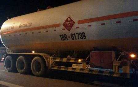 Chiếc xe đầu kéo tại hiện trường xảy ra vụ việc (Ảnh: Dân trí)