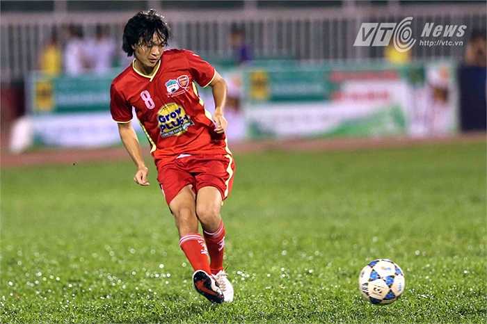 Và không phải ngẫu nhiên, đồng đội đặt cho anh biệt danh 'Nhô' (Ronaldinho). (Ảnh: Quang Minh)