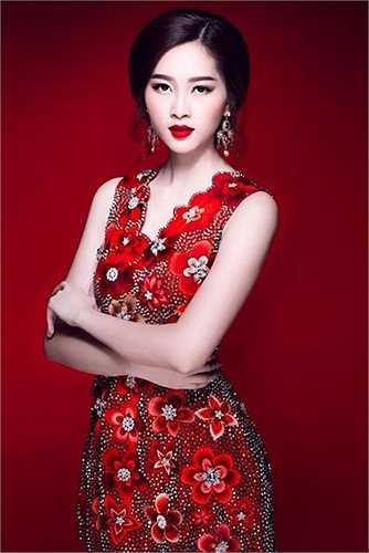 Các nhà nhân trắc học cho hay Hoa hậu Đặng Thu Thảo là một trong những Hoa hậu hiếm hoi sở hữu gương mặt cân đối, có tỷ lệ hoàn hảo nhất. 