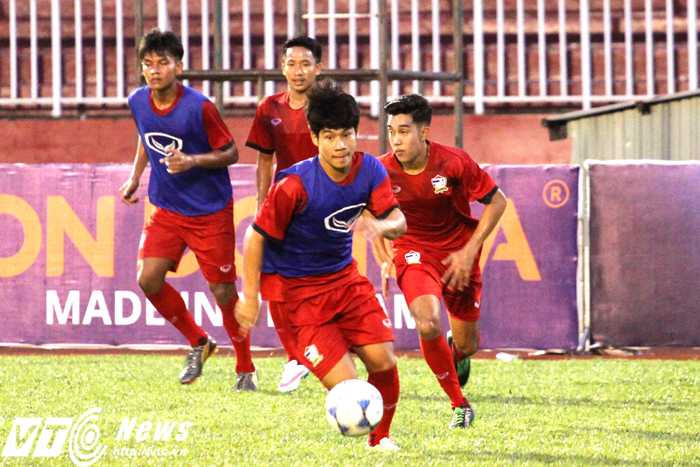 Công Phượng chuyển sang khoác áo U21 Thái Lan? (Ảnh: Hoàng Tùng)