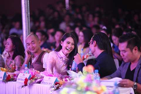 Ngọc Lan đã có dịp ôn lại những kỉ niệm dưới mái trường sư phạm mà cô từng gắn bó. 