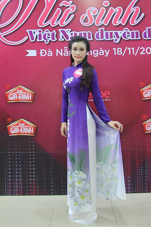 Nữ sinh viên Việt Nam duyên dáng 2015