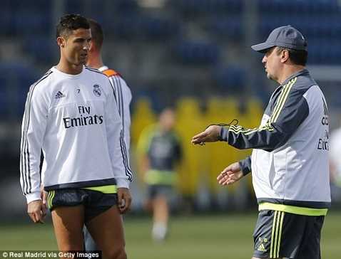 Rafa Benitez có thể bị sa thải nếu thua siêu kinh điển
