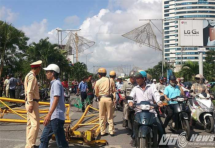 Hàng ngàn người dân đi quá bàng hoàng trước sự việc.