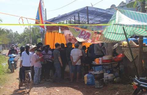 Tiếng khóc xé lòng trong đám tang 3 mẹ con ở Long An