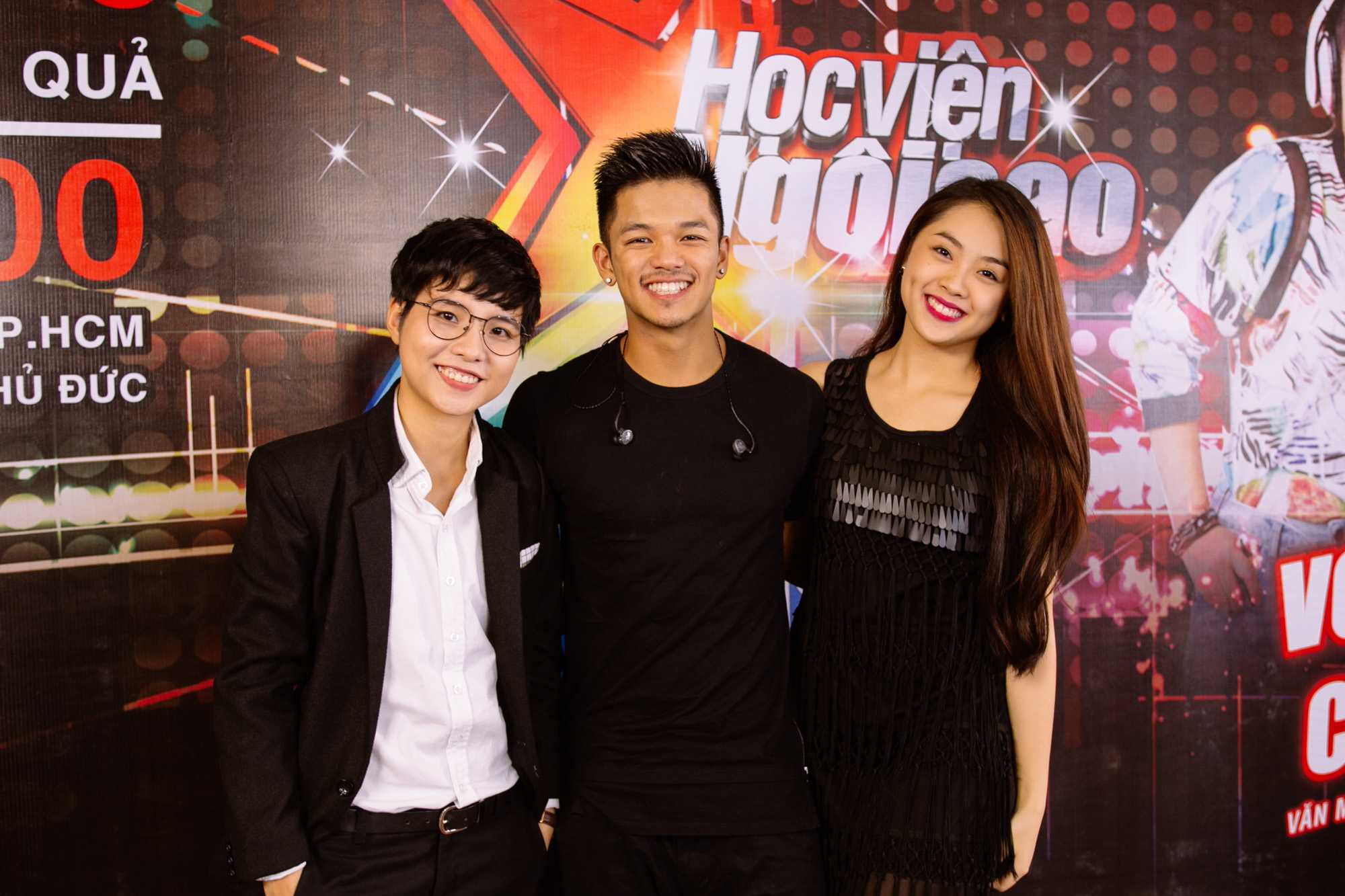  (VTC News) - Trọng Hiếu, Vũ Cát Tường rạng rỡ về thăm thầy giáo Huy Tuấn nhân dịp 20/11.