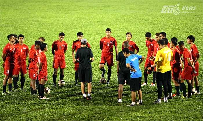 U21 Singapore nhiều năm dự giải U21 Quốc tế Báo Thanh Niên nhưng luôn làm đội bóng lót đường.