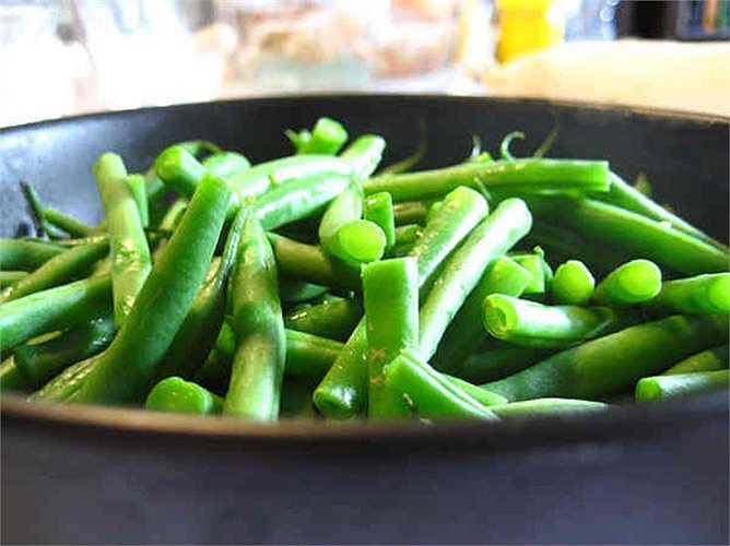 Đậu rất giàu chất xơ, folate, protein, vitamin và carbohydrate. Nó được coi là một loại rau rất bổ dưỡng. Nghiên cứu cho thấy rằng tiêu thụ thường xuyên giúp thúc đẩy chiều cao.