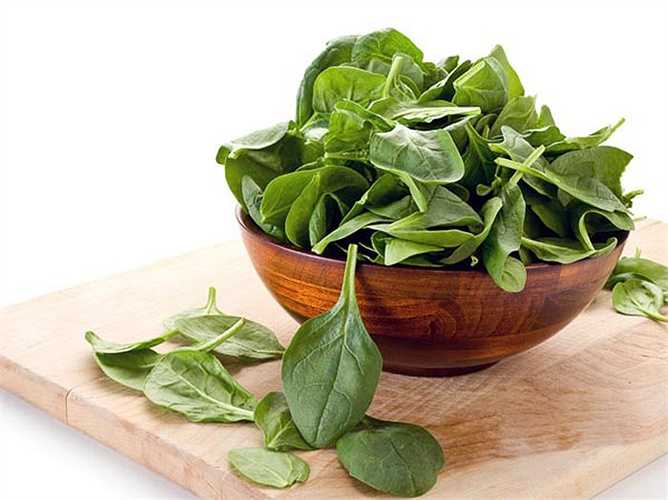 Đại hoàng là loại rau tuyệt vời giúp cơ thể chống lại bệnh tiểu đường. Ăn cây này ít nhất 3-4 lần một tuần sẽ giúp kích thích tiết hormone tăng trưởng trong cơ thể của bạn. 