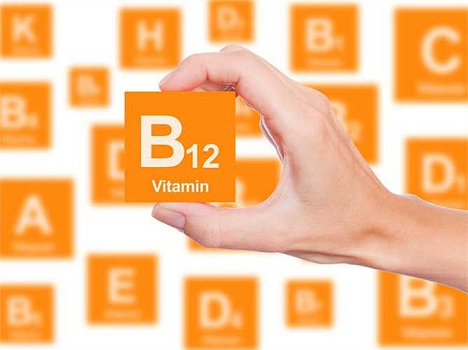 Vitamin B12: Vitamin này cũng cần thiết cho cơ thể, nó quan trọng cho sự trao đổi chất, phân chia tế bào bình thường và tổng hợp protein. Cung cấp vitamin này giúp ngăn ngừa trầm cảm. Nó cũng duy trì hệ thống thần kinh khỏe mạnh. 
