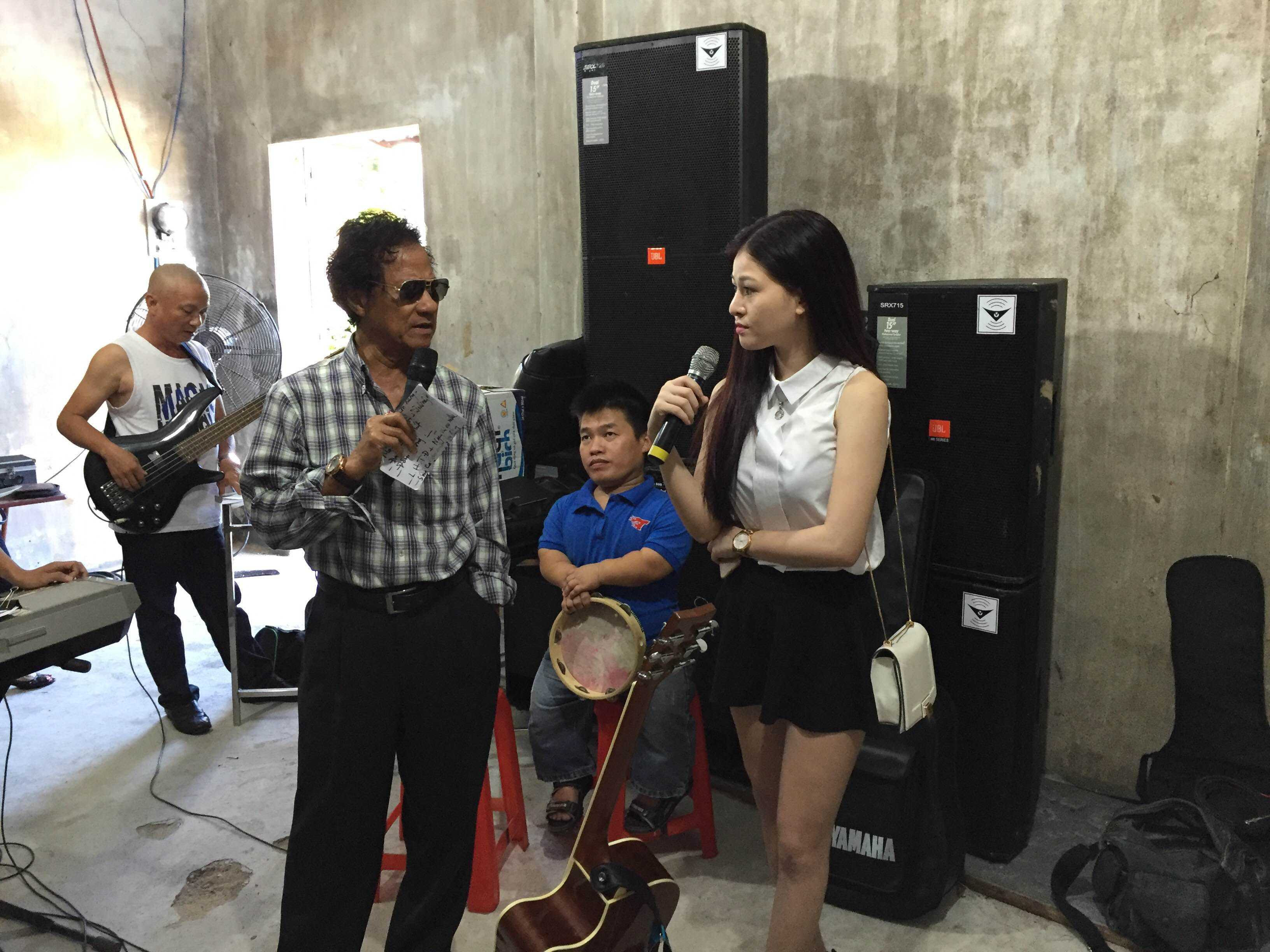 Chế Linh luôn an tâm khi có Kỳ Duyên làm vai trò người kể chuyện trong show diễn của mình, bởi sự thấu hiểu giữa cả hai người.