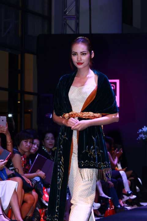 Lý do NTK Xuân Thu dựa vào những nghiên cứu văn hóa Việt để phát triển ý tưởng thiết kế bởi những giá trị văn hóa trên đã được khẳng định giá trị trong hàng trăm năm. Ở mỗi BST ra mắt NTK Xuân Thu luôn đẩy cao văn hóa Việt vào trang phục bởi hiện nay không nhiều NTK làm điều này. NTK Xuân Thu muốn gửi những tinh túy nhất của văn hóa Việt trong các bộ trang phục có đủ tầm nghệ thuật để giao lưu với các nền văn hóa khác nhau trên thế giới thông qua những vị khách nước ngoài đã và đang tín nhiệm tìm tới chị khi đặt chân tới Việt Nam.