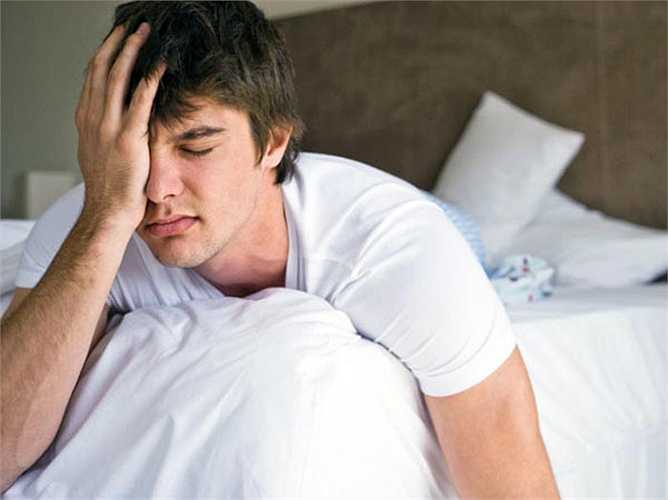 3. Hệ miễn dịch giảm: Nhiều bệnh mãn tính có thể xảy đến khi chúng ta bị thiếu ngủ; Miễn dịch kém gây nhiều bệnh và ngủ ít có thể làm giảm miễn dịch.