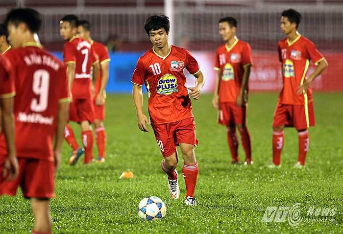 Sự trở lại với chiếc áo số 10 của Công Phượng cũng có thể hiểu, anh sẽ trở lại là chính mình và U21 HAGL sẽ bảo vệ thành công chức vô địch. (Ảnh: Quang Minh)