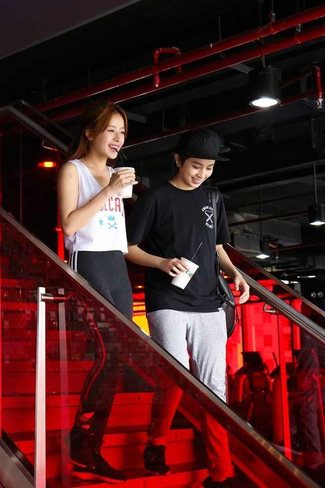 Đùa giỡn 'quá tay', Gil Lê phải vất vả làm hòa với Chi Pu