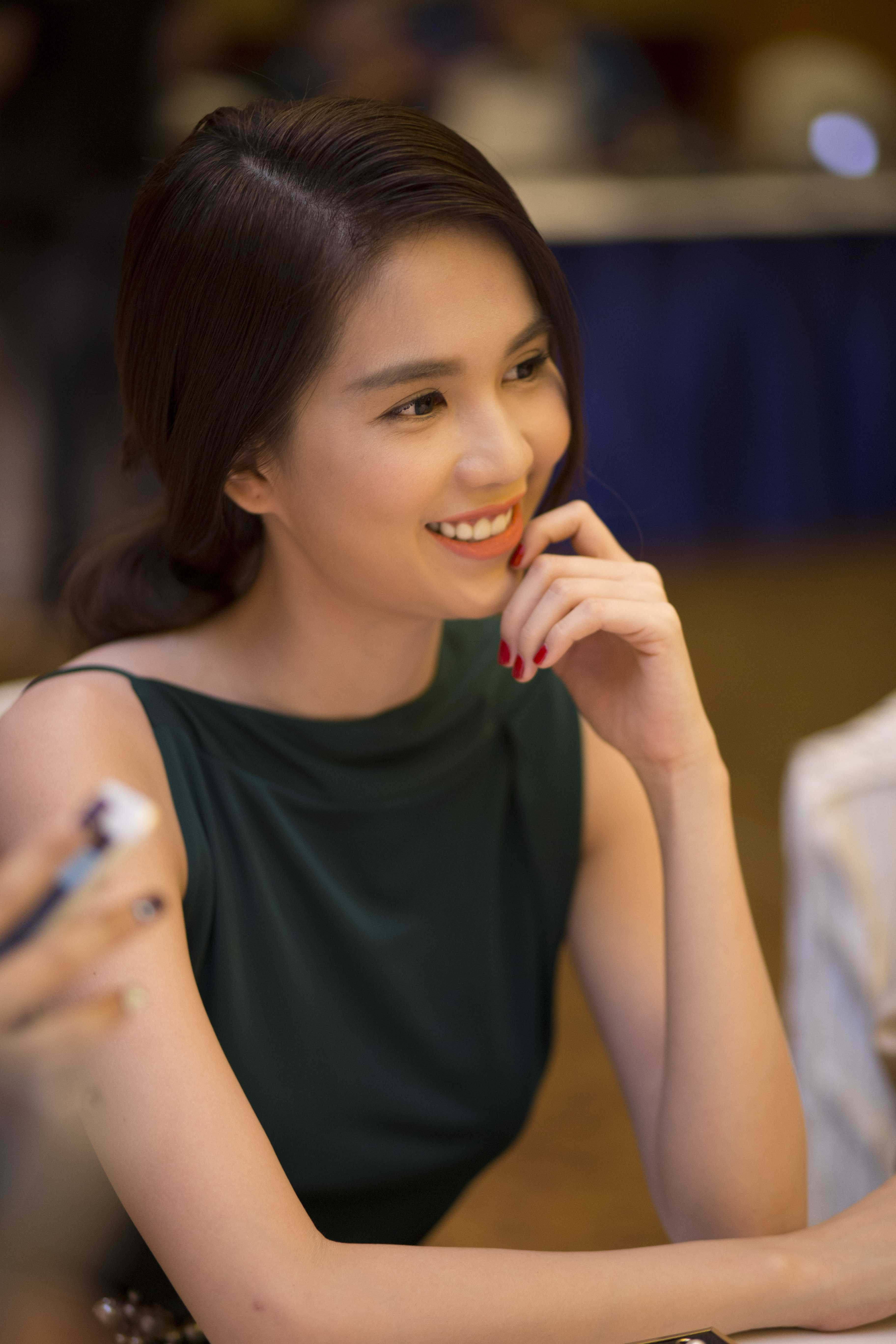 Nữ hoàng nội y đã chính thức trở thành đại sứ thương hiệu cho một tựa game bắn súng hàng đầu của Việt Nam.