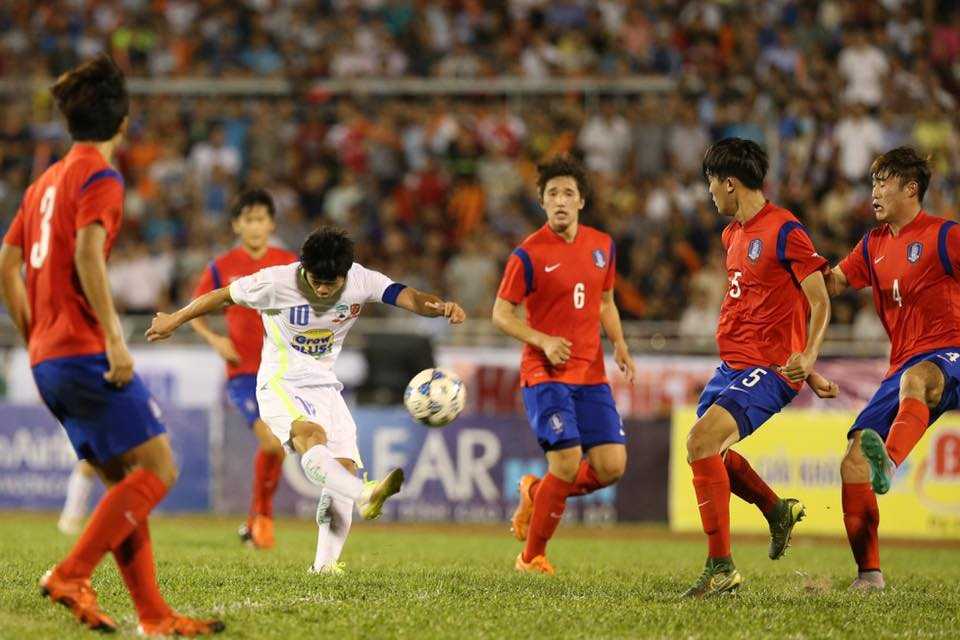 Công Phượng bị bắt bài