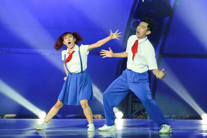 Bắt cặp cùng Quang Đăng là Trâm Anh - một thí sinh tài năng và cá tính của top 10 năm nay. Quang Đăng cho biết, việc dàn dựng và tập luyện tiết mục trong một tuần không phải là thử thách khó khăn với anh. 