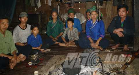 Đại gia đình câm điếc của ông Nùng Seo Sấn