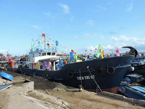 Bàn giao, tàu dịch vụ hậu cần, nghề cá, vỏ thép, ngư dân Lý Sơn