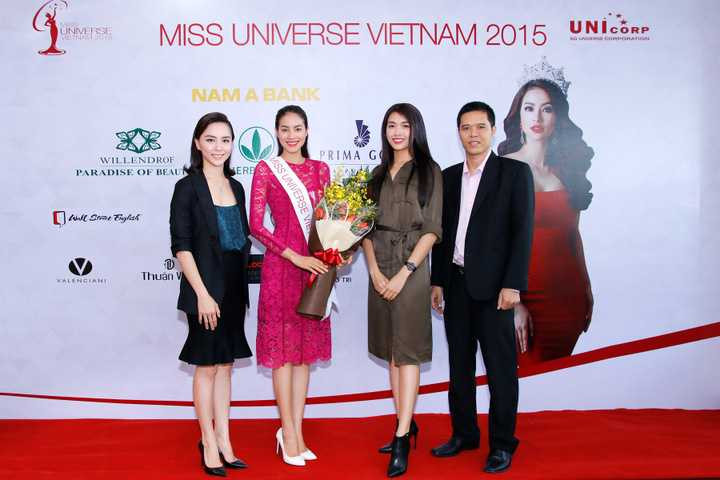 Đón nhận thư mời chính thức từ ban tổ chức Miss Universe 2015, Hoa hậu Phạm Hương xúc động cho biết : “Phạm Hương rất hạnh phúc khi sắp được chạm tới ước mơ được đứng trên sân khấu Hoa hậu Hoàn vũ để thể hiện mình - đại diện cho phụ nữ Việt Nam cùng bạn bè năm châu. Bản thân tôi cũng ý thức được trách nhiệm của mình tại cuộc thi sắp tới, dù có nhiều yếu tố để dẫn đến thành công nhưng Hương cũng tự đặt ra mục tiêu cho bản thân mình nỗ lực hoàn thiện từng ngày. Hi vọng, Phạm Hương sẽ tiếp tục nhận được sự yêu mến và ủng hộ của mọi người.”