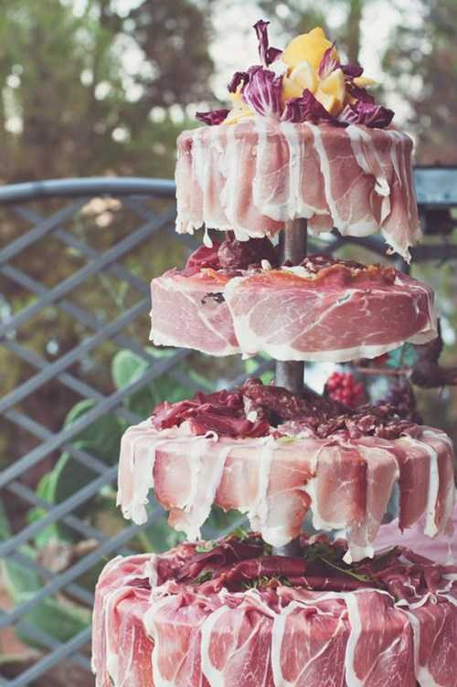 'Phát điên' với bánh sinh nhật làm từ thịt của giới trẻ Nhật