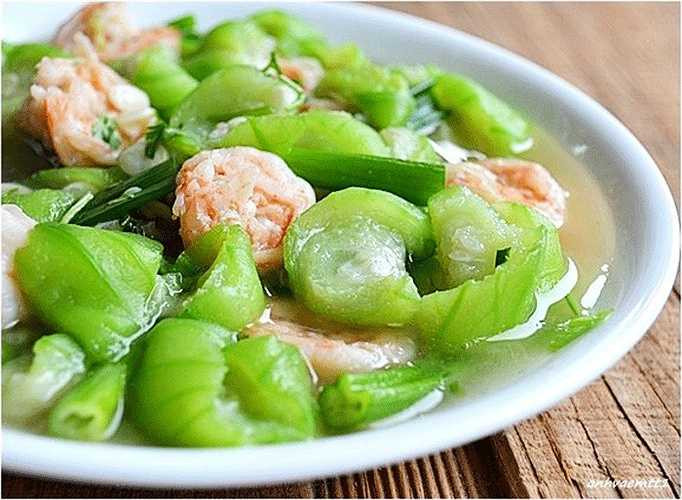 Mướp hương là một trong những loại thực phẩm tốt cho sức khỏe và làm đẹp làn da. Lo lắng các loại mướp bán trên thị trường không đảm bảo, nhiều người muốn tự tay trồng mướp hương tại nhà để có rau sạch. 