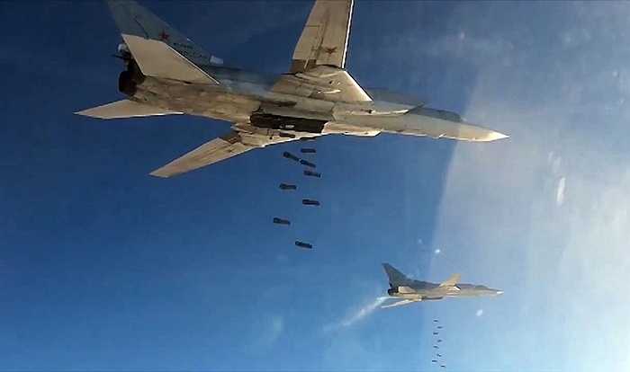 Máy bay Tu-22 rải bom