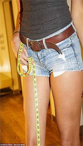 Nữ sinh sống tại bang California nói rằng cô luôn bị các công ty người mẫu từ chối vì... quá cao.