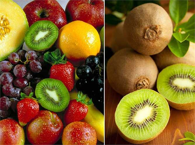 Biện pháp với mụn mọc ở trán trên: Để xóa mụn và điều trị các vấn đề về tiêu hóa, bạn nên ăn uống các loại thực phẩm giàu chất chống oxy hóa như cà chua, quả mọng, quả anh đào, táo, chanh, trà xanh… 