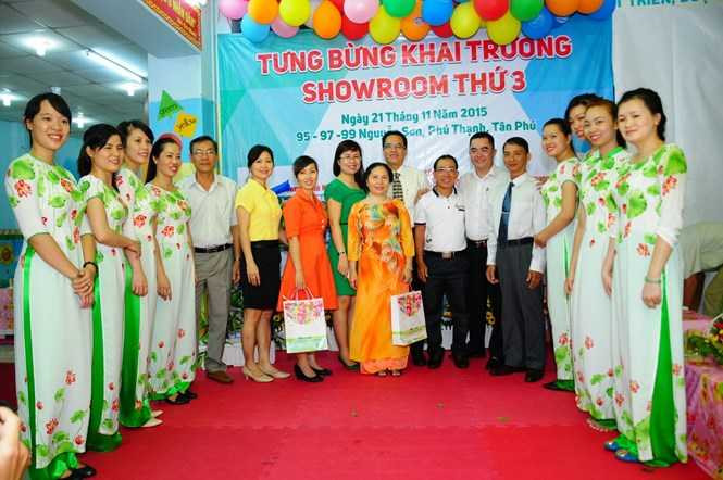 Đã từng từng khởi nghiệp và thất bại không chỉ một lần nhưng Chủ tịch HĐQT kiêm TGĐ Công ty CP Dầu tràm Cung Đình, anh Ngô văn Cường vẫn quyết tâm gây dựng lại thương hiệu dầu tràm Cung Đình trên quê hương.