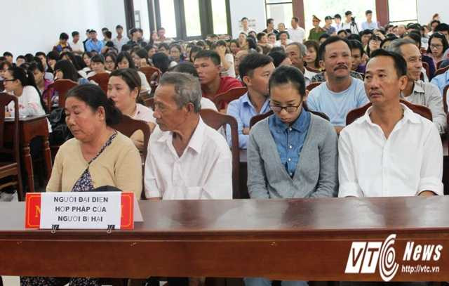 Đại diện hợp pháp của người bị hại và cũng chính là gia đình vợ của Trần Xuân Vinh.