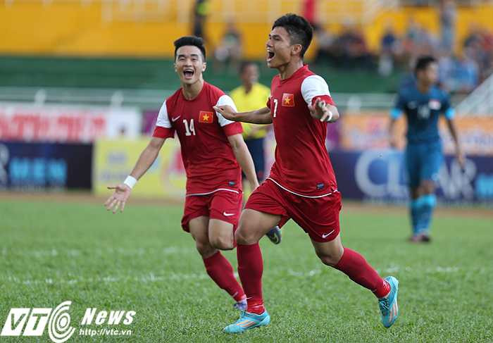 Phạm Xuân Mạnh là tác giả của 2 bàn thắng vào lưới U21 Singapore (Ảnh: Quang Minh)