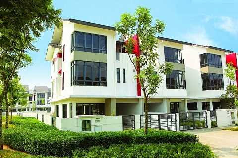 Biệt thự, liền kề đang nhận được sự quan tâm đông đảo của khách hàng thủ đô nhưng hầu hết các dự án đều có vị trí xa trung tâm.