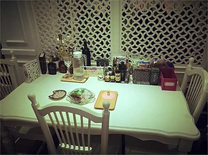 Một góc nhỏ xinh trong căn nhà của người đẹp.