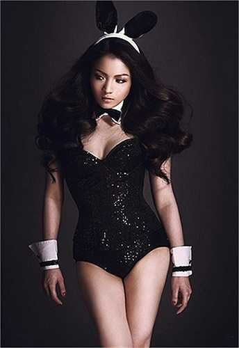 Cô từng du học Mỹ 2 năm và có thành tích học tập xuất sắc.