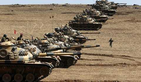 Xe tăng Thổ Nhĩ Kỳ ở biên giới Syria tháng 7/2014