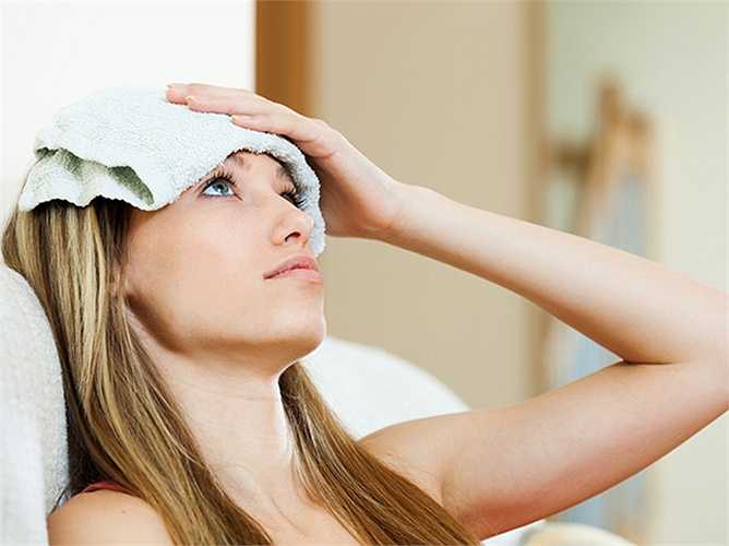 Sốt virus cũng rất phổ biến trong mùa này. Cùng với nhiễm siêu vi, ho, lạnh và bệnh này thường ảnh hưởng đến khả năng miễn dịch. Tránh tiêu thụ các sản phẩm sữa và thực phẩm chiên. 