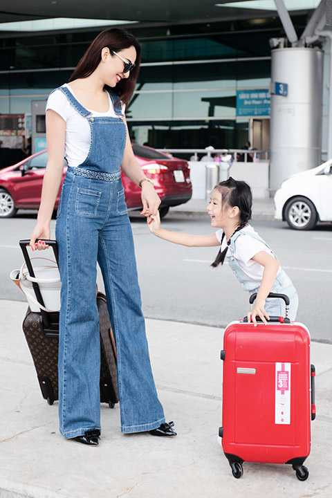 Biết con gái rất thích đi du lịch, nên trong chuyến đi công tác nước ngoài vừa qua, Ngọc Diễm đã đưa Chiko theo cùng để con được đi thăm thú nhiều nơi và tranh thủ bên con những ngày cuối tuần. Đây cũng là món quà sinh nhật mà cô dành cho con gái nhỏ của mình. 